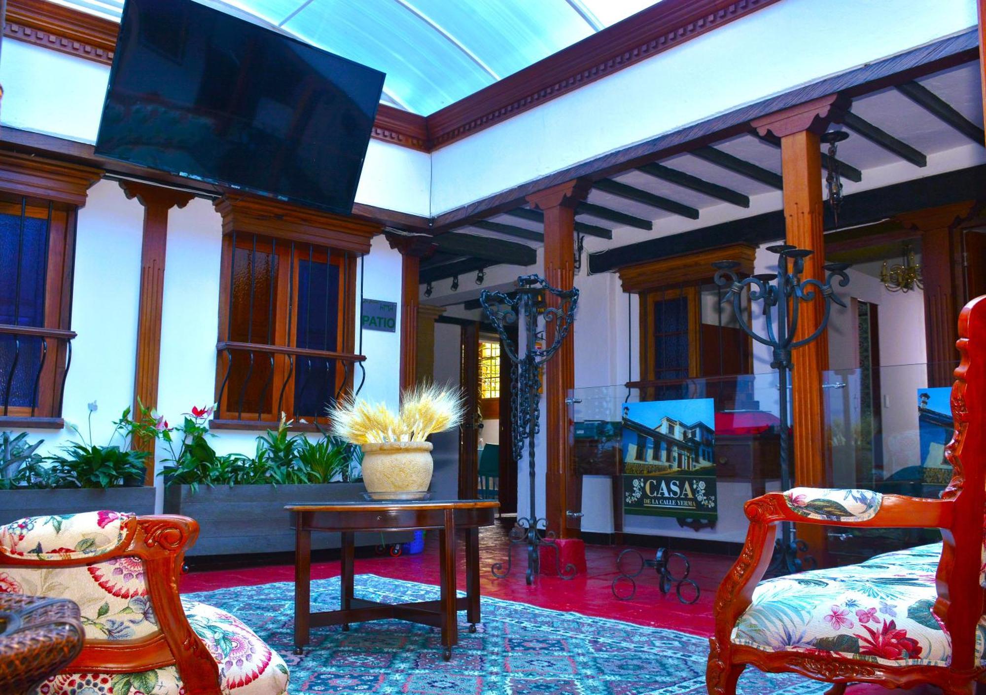 Casa-Hotel De La Calle Yerma - Completamente Privada - Bogota — Photos 1